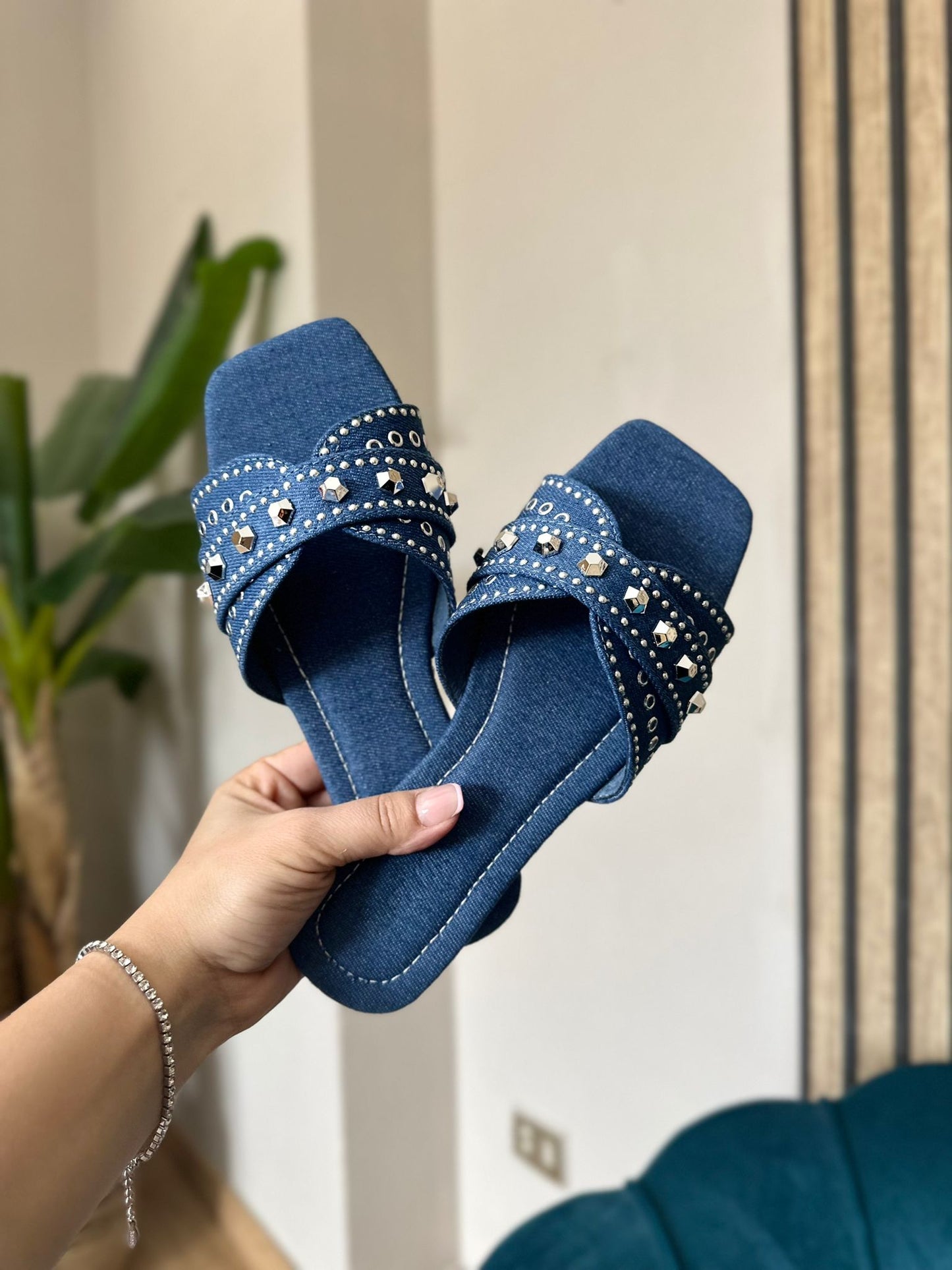 Shapka Blue me detajin Gure