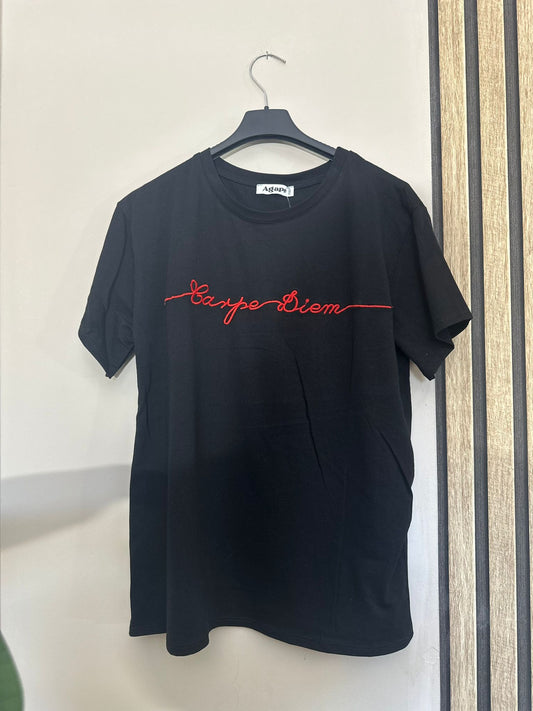 T-Shirt Red slogan ngjyra e zeze